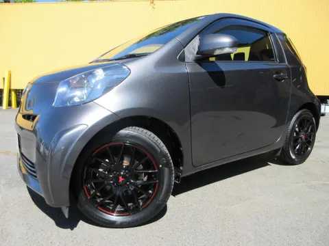 Toyota iQ