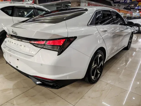 Hyundai Elantra (Avante)