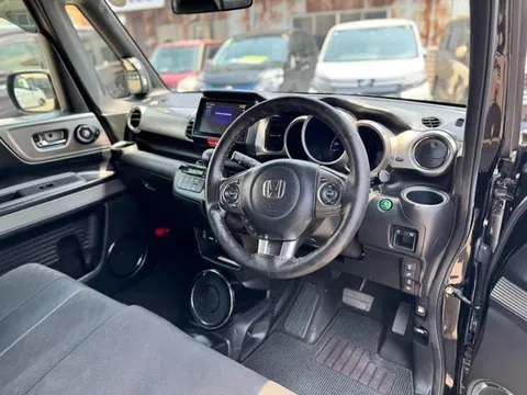 Honda N-BOX Slash