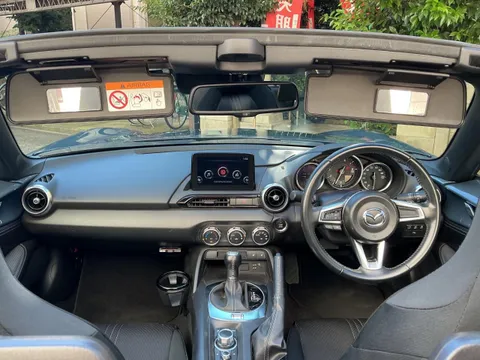 Mazda MX-5 (Roadster)