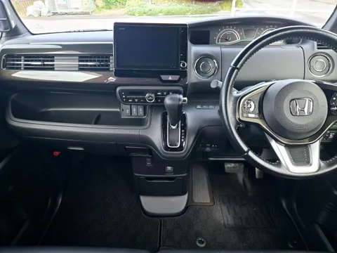 Honda N-BOX Custom