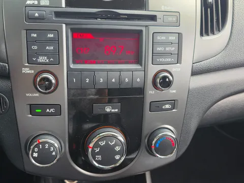 Kia Cerato (Forte)