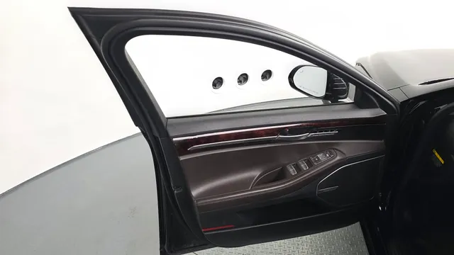 Genesis G90 (EQ900)