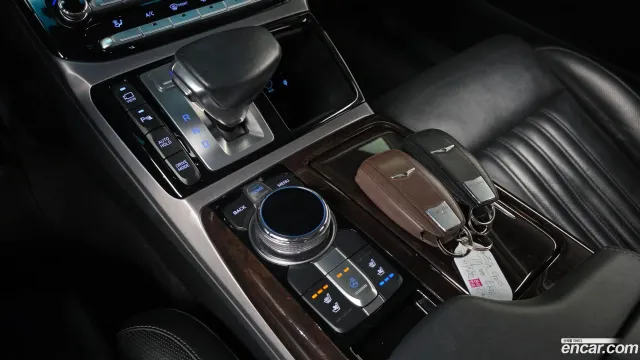 Genesis G90 (EQ900)