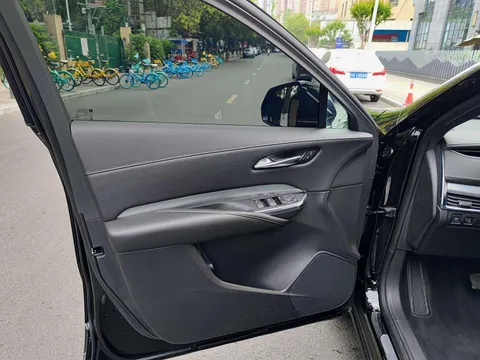 Cadillac XT4