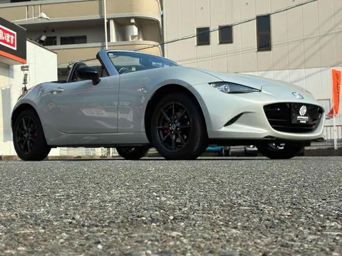 Mazda MX-5 (Roadster)