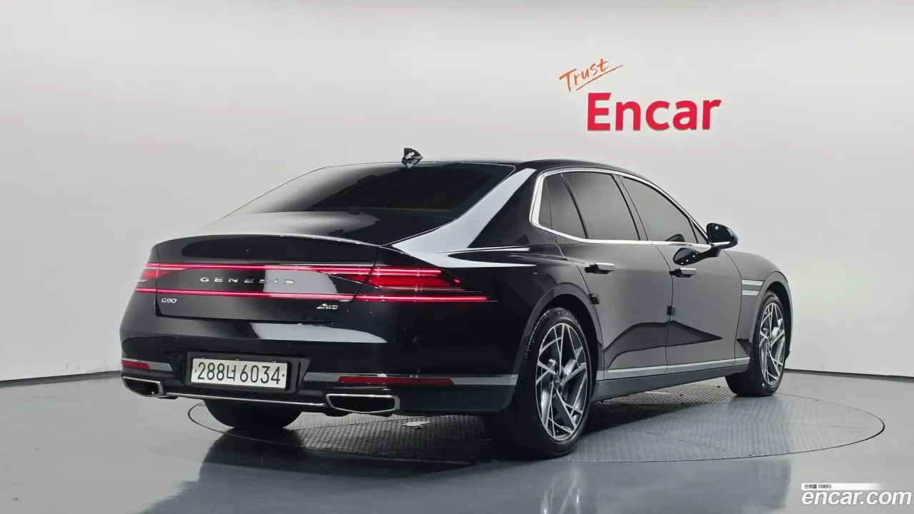 Genesis G90