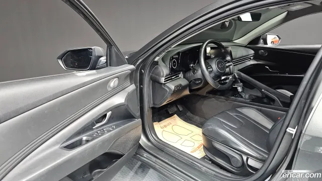 Hyundai Elantra (Avante)