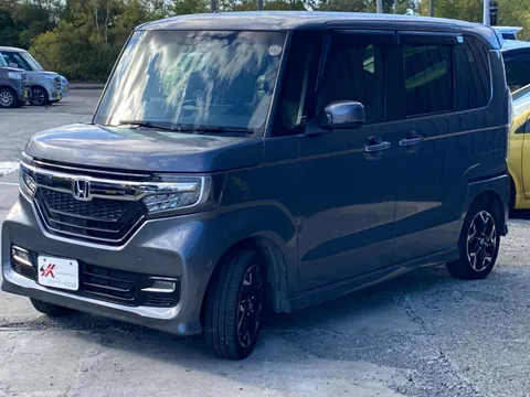 Honda N-BOX Custom