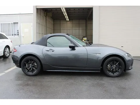 Mazda MX-5 (Roadster)