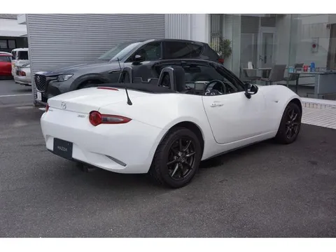 Mazda MX-5 (Roadster)