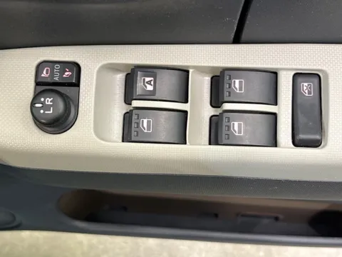 Daihatsu Mira Tocot