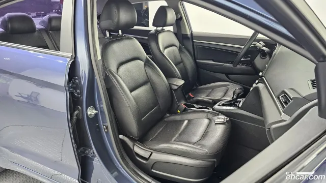 Hyundai Elantra (Avante)
