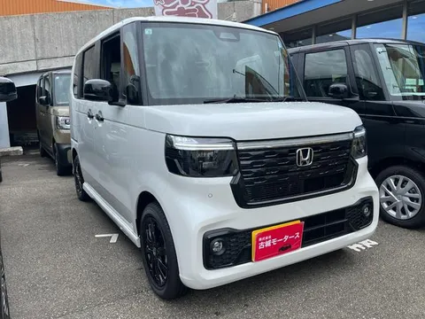 Honda N-BOX Custom