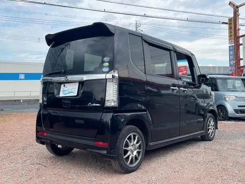Honda N-BOX Custom