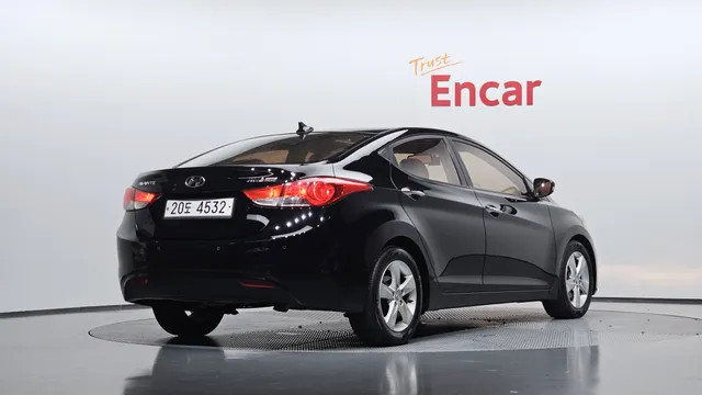 Hyundai Elantra (Avante)
