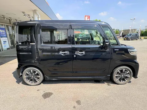 Suzuki Spacia Custom
