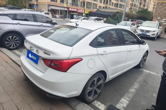 Chery Arrizo 5