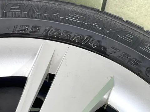 Daihatsu Mira Tocot
