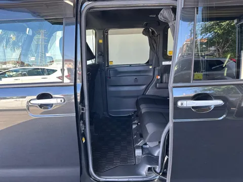 Toyota Pixis Mega