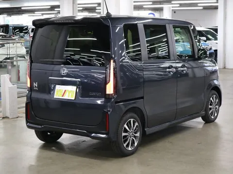 Honda N-BOX Custom