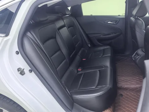 Chevrolet Malibu XL