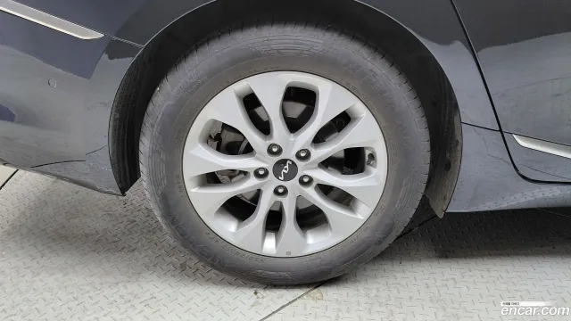 Kia K8