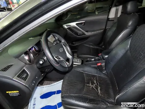 Hyundai Elantra (Avante)