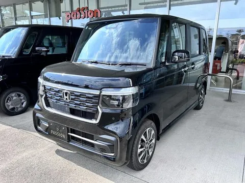 Honda N-BOX Custom
