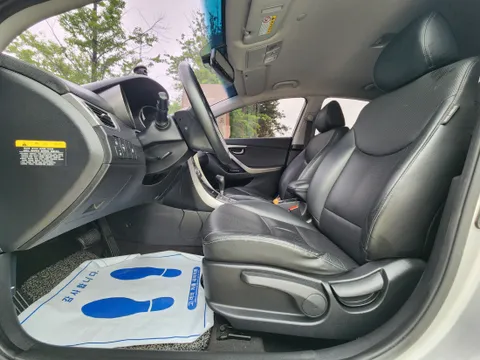 Hyundai Elantra (Avante)