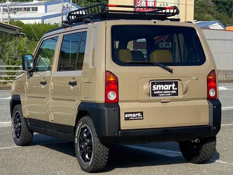 Daihatsu Naked