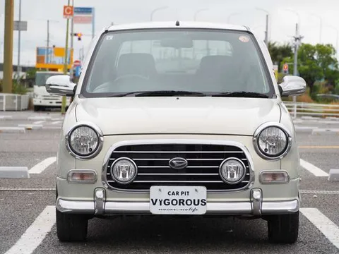 Daihatsu Mira Gino