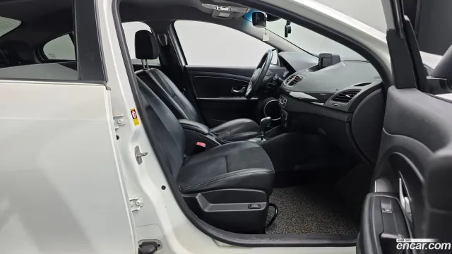 Renault SM3