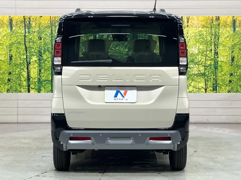 Mitsubishi Delica Mini