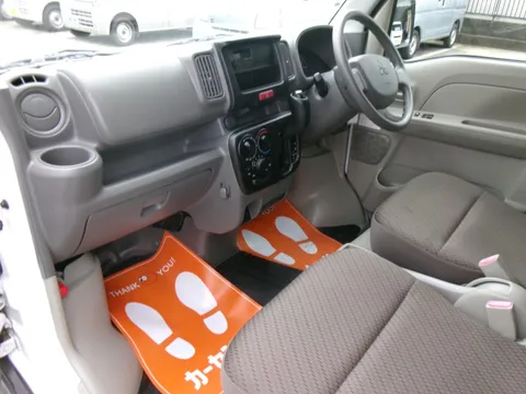 Mitsubishi Minicab Van