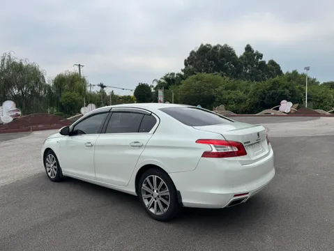 Peugeot 408