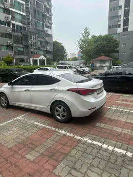 Hyundai Elantra (Avante)