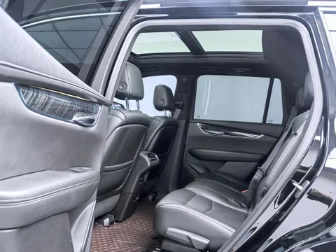 Cadillac XT6