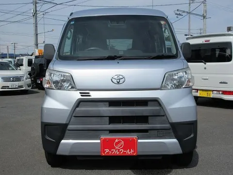Toyota Pixis Van