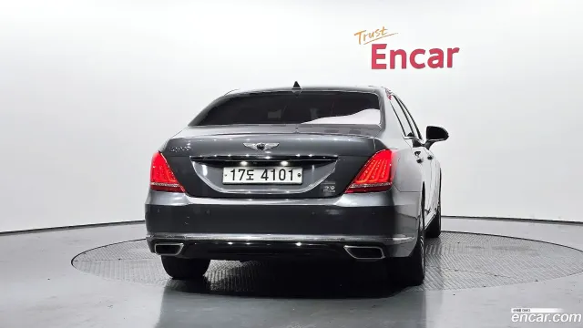 Genesis G90 (EQ900)