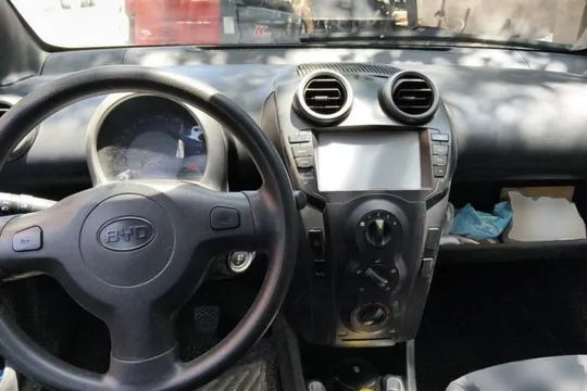 BYD F0