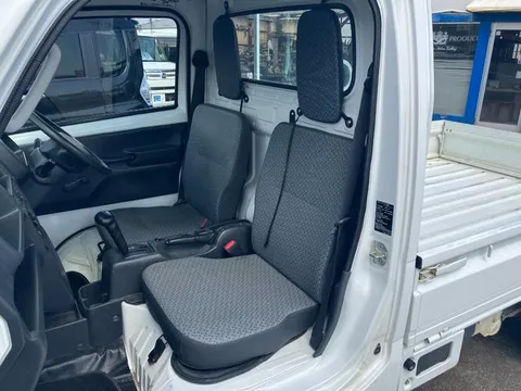 Mazda Scrum Truck