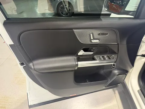 Mercedes-Benz Mercedes-Benz GLA