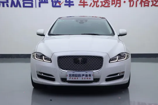 Jaguar XJ