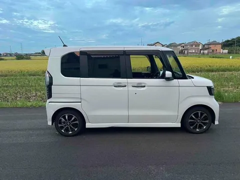 Honda N-BOX Custom