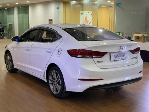 Hyundai Elantra (Avante)