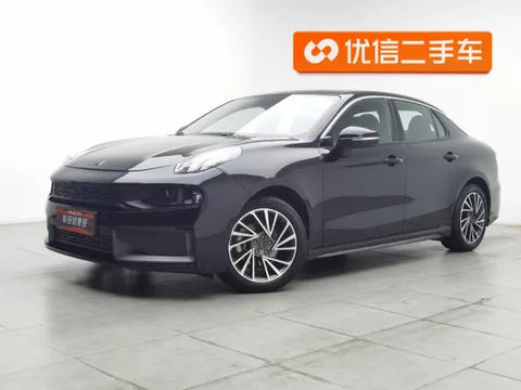 Lynk & Co 03