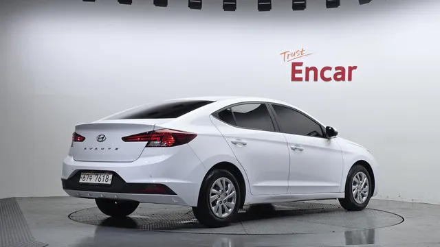 Hyundai Elantra (Avante)