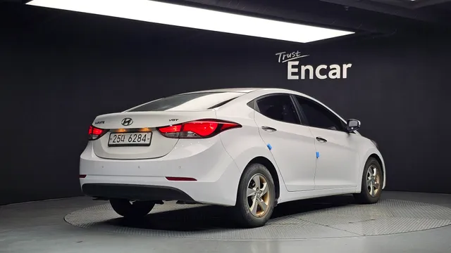 Hyundai Elantra (Avante)