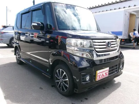 Honda N-BOX Custom